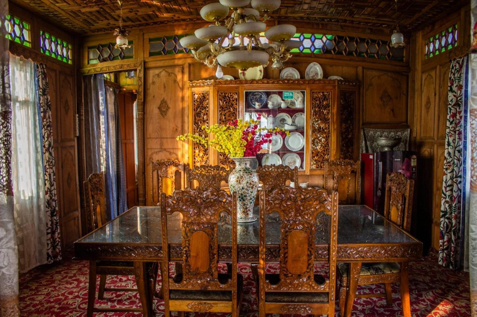 Bed and Breakfast House Boat New Manora Сринагар Экстерьер фото