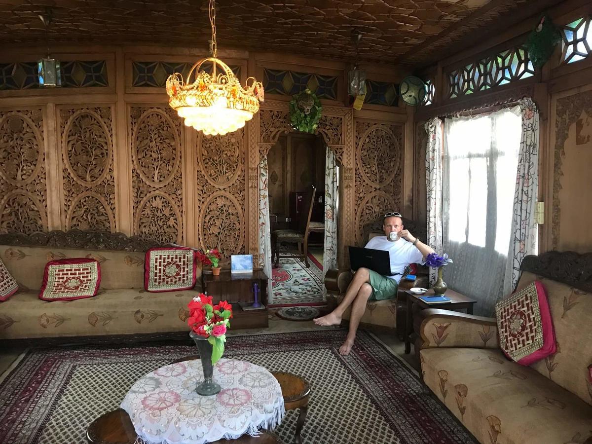 Bed and Breakfast House Boat New Manora Сринагар Экстерьер фото