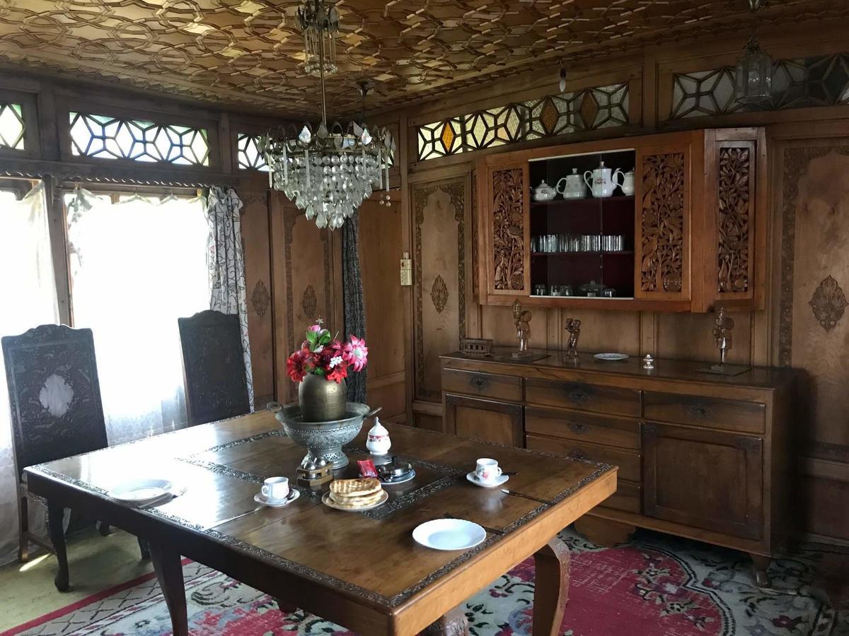 Bed and Breakfast House Boat New Manora Сринагар Экстерьер фото